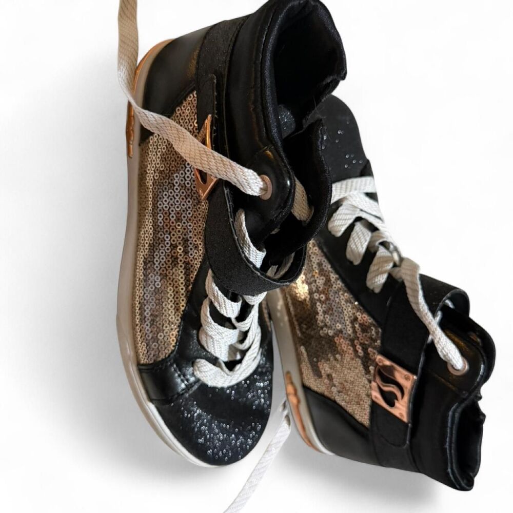 Skechers girls size 3.5 high top sneakers